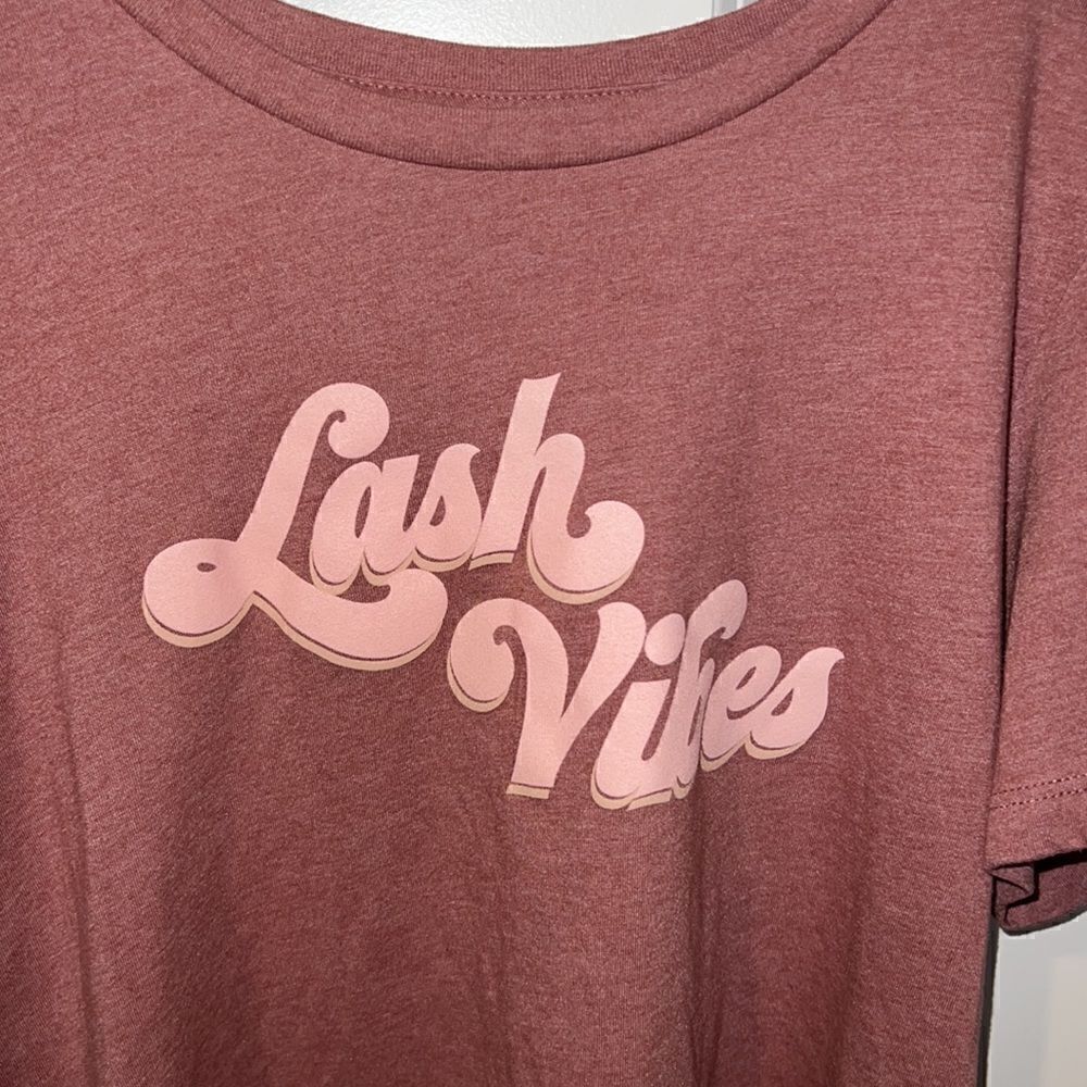 LASH VIBES TEE 😍 - Picture 2 of 5